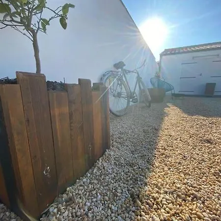Avec Jacuzzi Proche De La Et Du Centre Villa Barbâtre