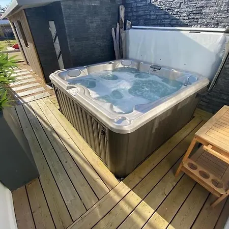 Avec Jacuzzi Proche De La Et Du Centre Villa