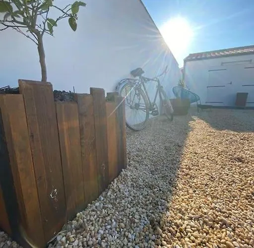 Avec Jacuzzi Proche De La Et Du Centre Villa Barbâtre