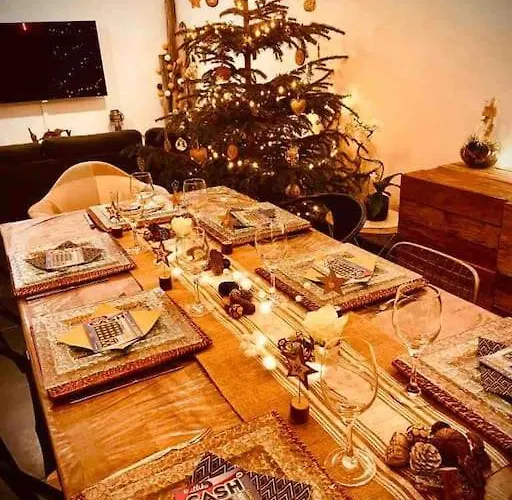 Avec Jacuzzi Proche De La Et Du Centre Barbâtre