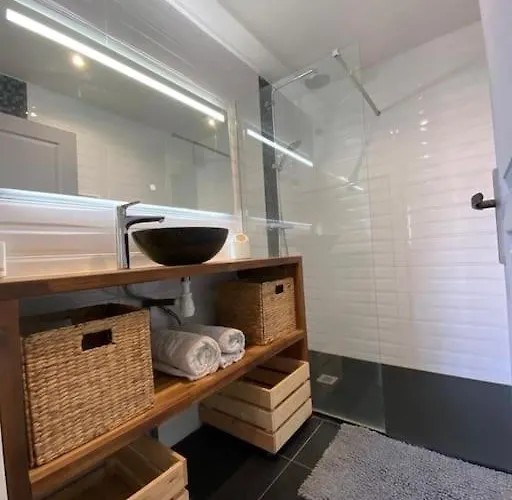 Villa Avec Jacuzzi Proche De La Et Du Centre *